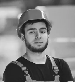 Teamfoto von NA Logistik-Mitarbeitern für europaweite Transporte